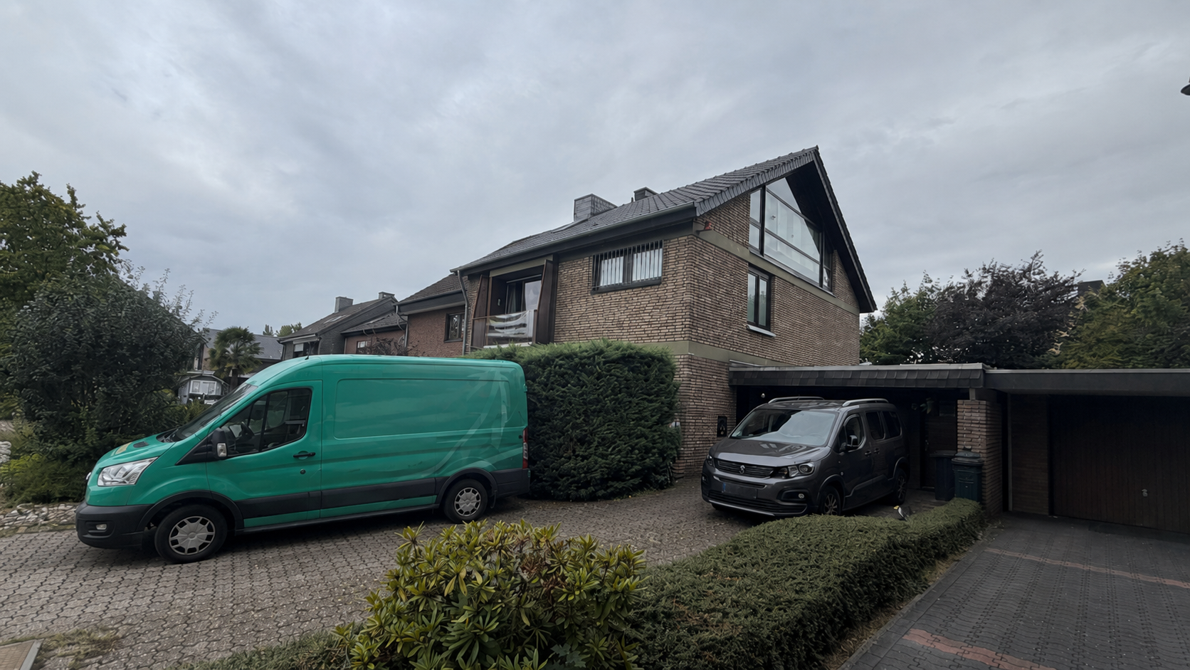 Großzügiges EFH mit vielseitigem Wohnkonzept in ruhiger Lage – Bild 1